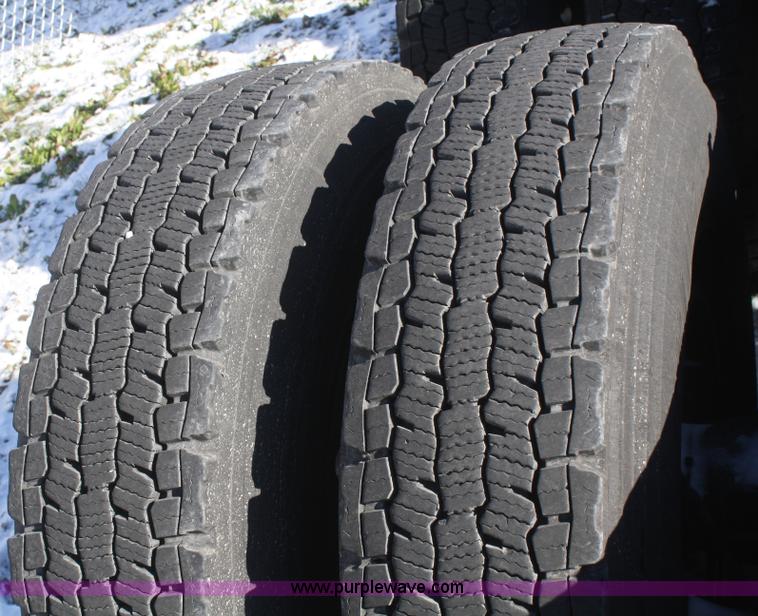 image for item F2755 2003 Kenworth T600 semi truck