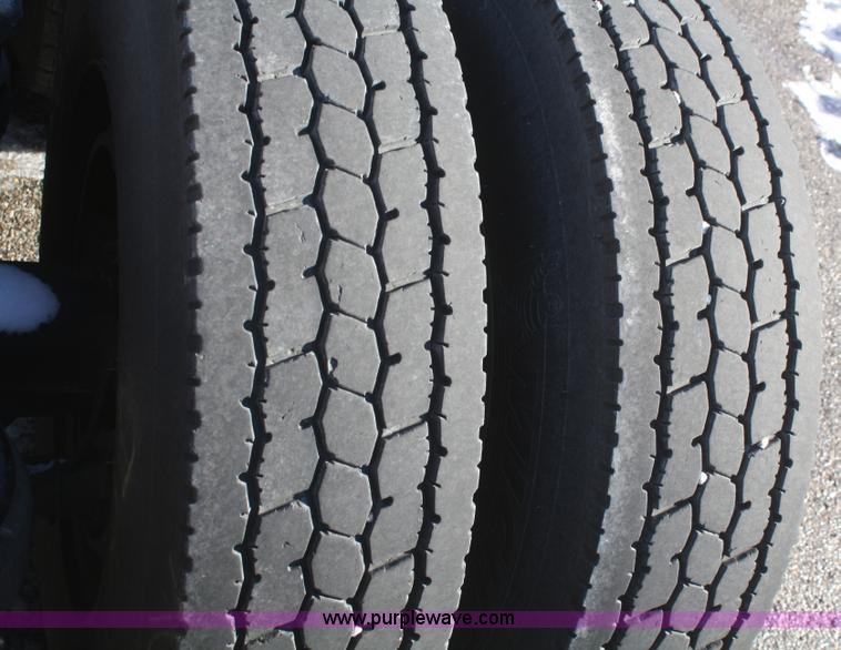 image for item F2755 2003 Kenworth T600 semi truck