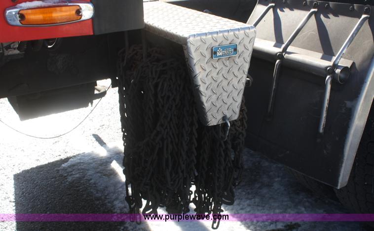 image for item F2755 2003 Kenworth T600 semi truck