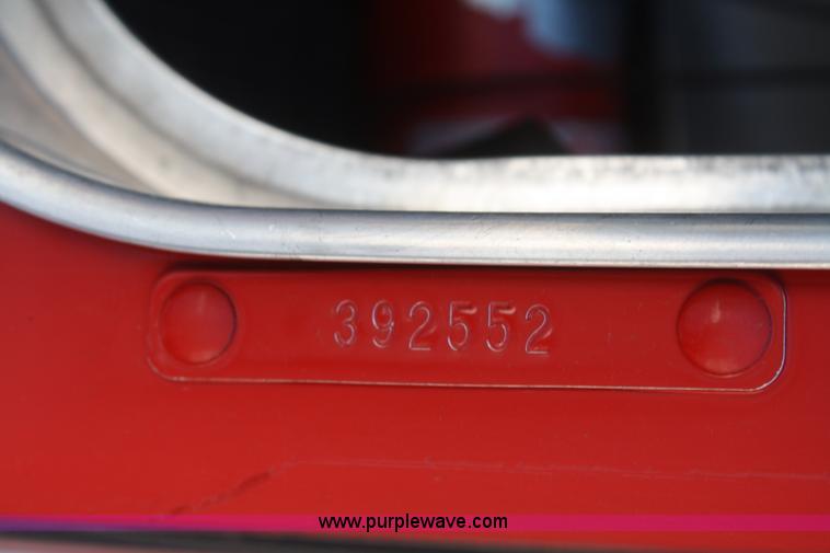 image for item F2755 2003 Kenworth T600 semi truck