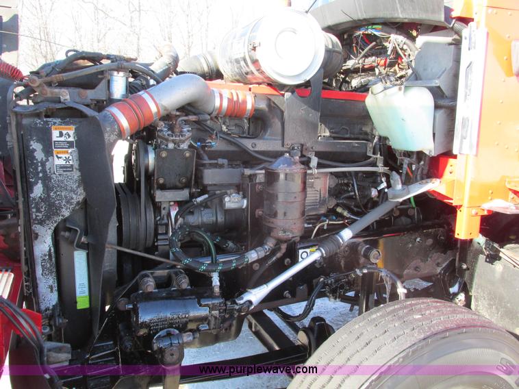 image for item F4162 2003 Kenworth T600 semi truck