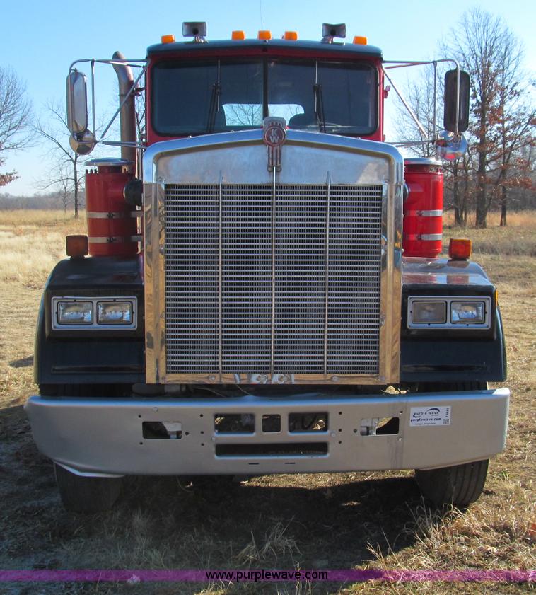 1987 Kenworth W900 semi truck in Carl Junction, MO | Item F4686 sold