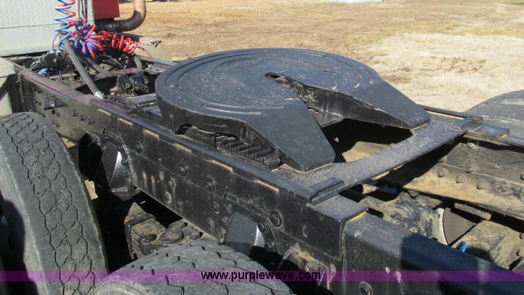 image for item F4686 1987 Kenworth W900 semi truck