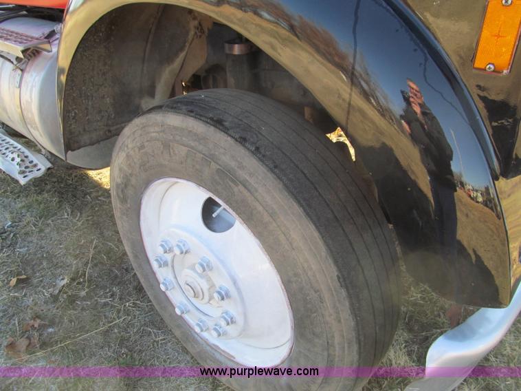 image for item F4686 1987 Kenworth W900 semi truck