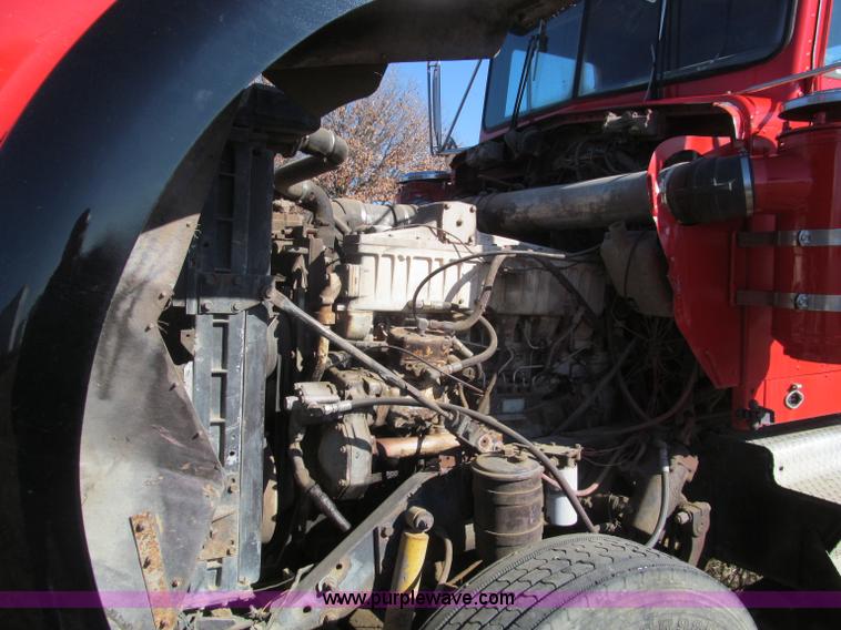 image for item F4686 1987 Kenworth W900 semi truck