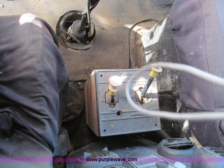 image for item F4686 1987 Kenworth W900 semi truck