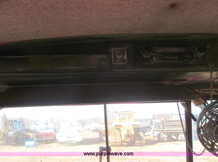 image for item F4686 1987 Kenworth W900 semi truck