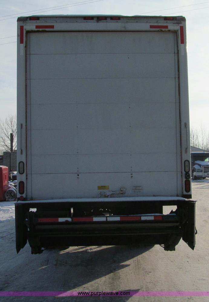 image for item F5888 2007 Freightliner M2 Business Class semi truck