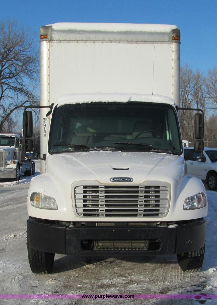 image for item F5888 2007 Freightliner M2 Business Class semi truck