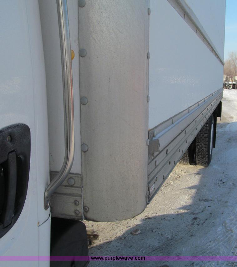 image for item F5888 2007 Freightliner M2 Business Class semi truck