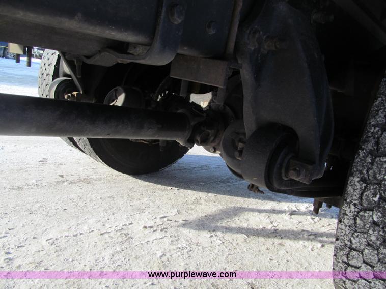 image for item F5888 2007 Freightliner M2 Business Class semi truck