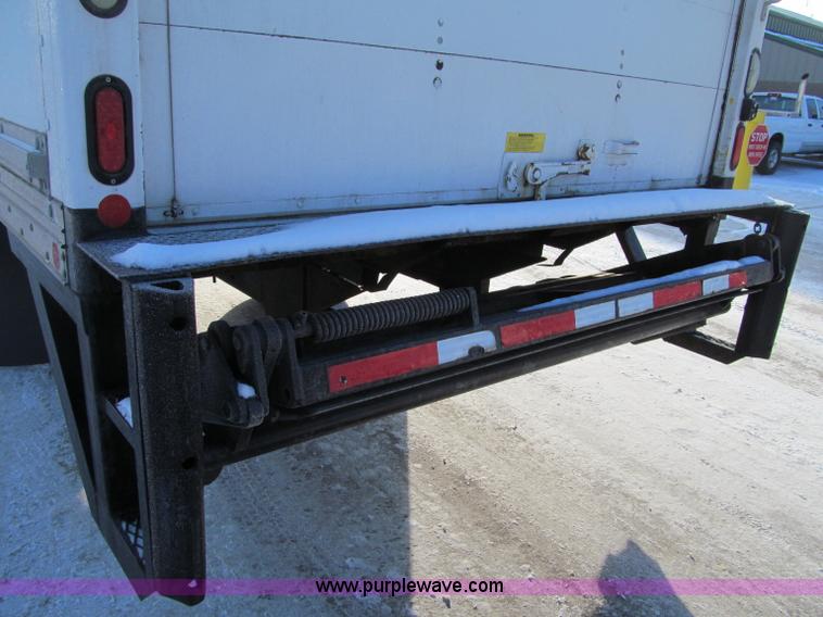 image for item F5888 2007 Freightliner M2 Business Class semi truck