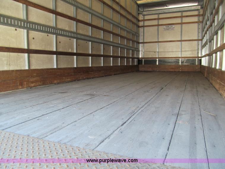 image for item F5888 2007 Freightliner M2 Business Class semi truck