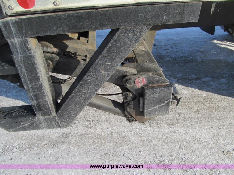 image for item F5888 2007 Freightliner M2 Business Class semi truck