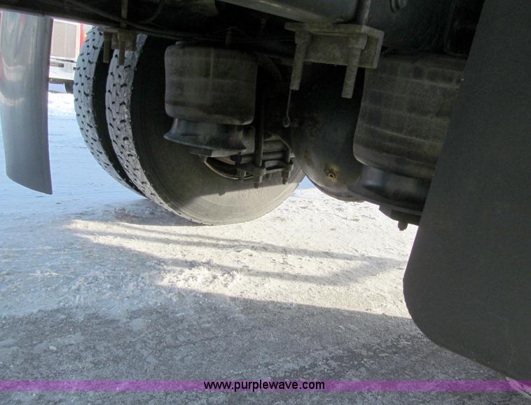 image for item F5888 2007 Freightliner M2 Business Class semi truck