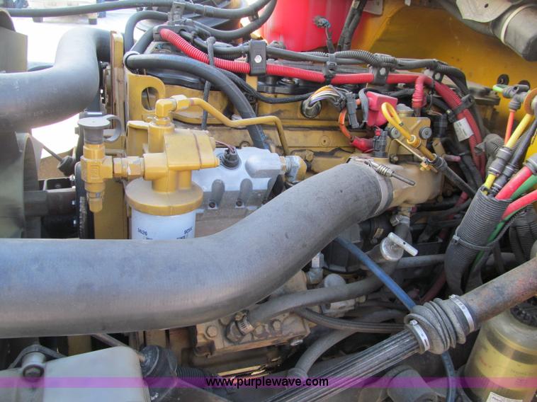 image for item F5888 2007 Freightliner M2 Business Class semi truck