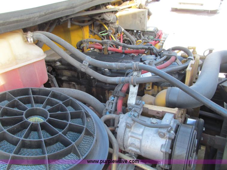 image for item F5888 2007 Freightliner M2 Business Class semi truck