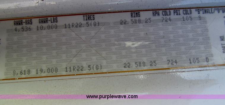 image for item F5888 2007 Freightliner M2 Business Class semi truck