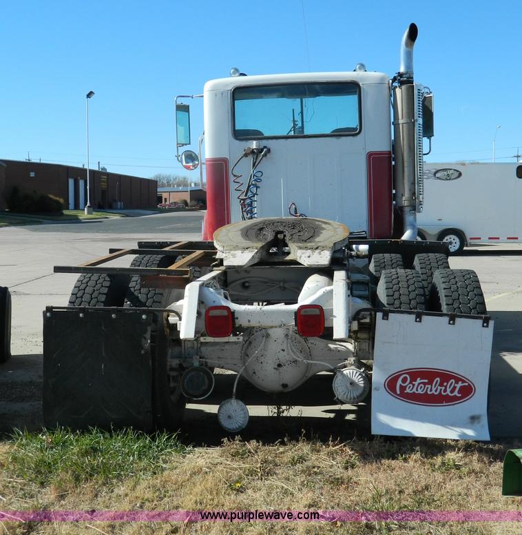 image for item G7622 1979 GMC General semi truck