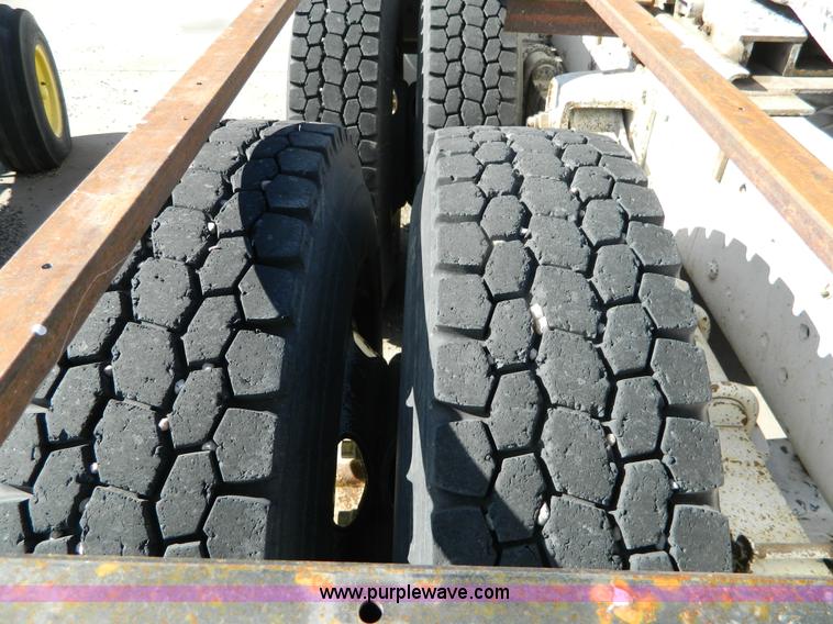 image for item G7622 1979 GMC General semi truck