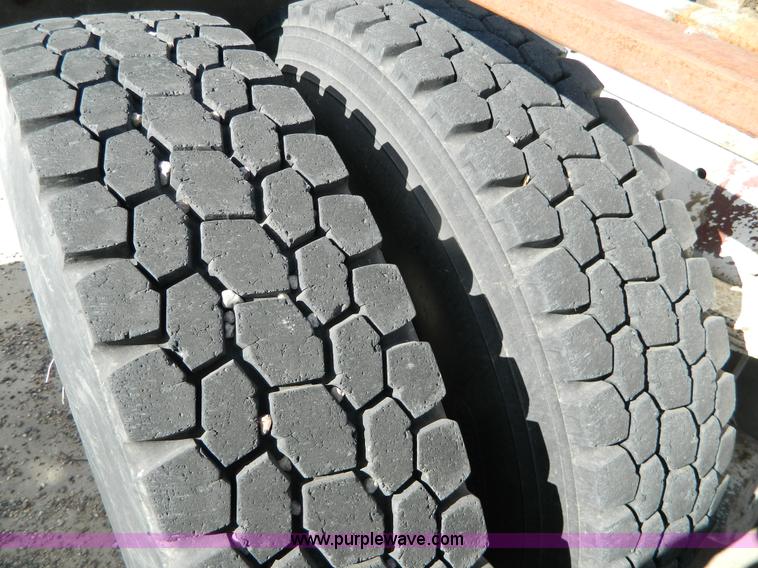 image for item G7622 1979 GMC General semi truck