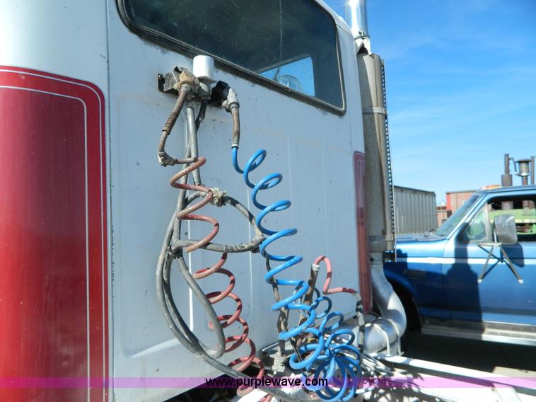 image for item G7622 1979 GMC General semi truck