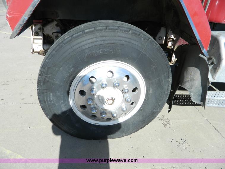 image for item G7622 1979 GMC General semi truck