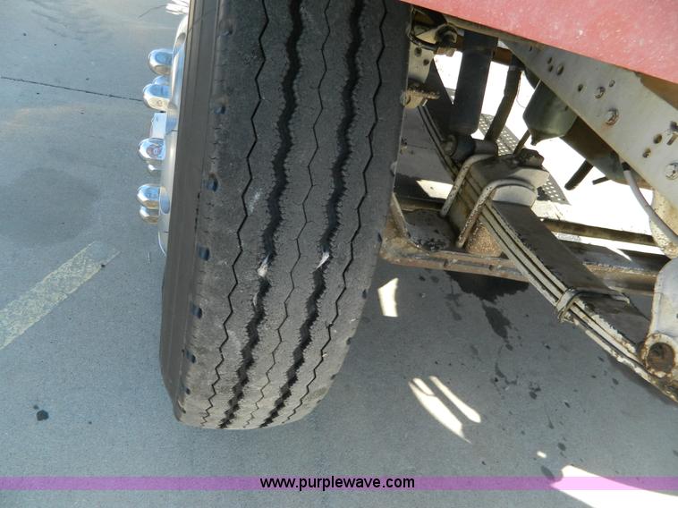 image for item G7622 1979 GMC General semi truck