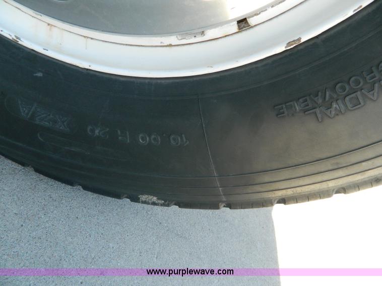 image for item G7622 1979 GMC General semi truck