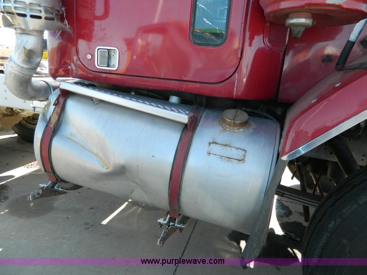 image for item G7622 1979 GMC General semi truck