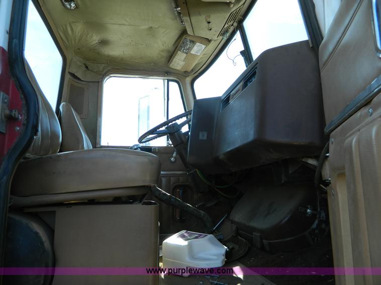 image for item G7622 1979 GMC General semi truck