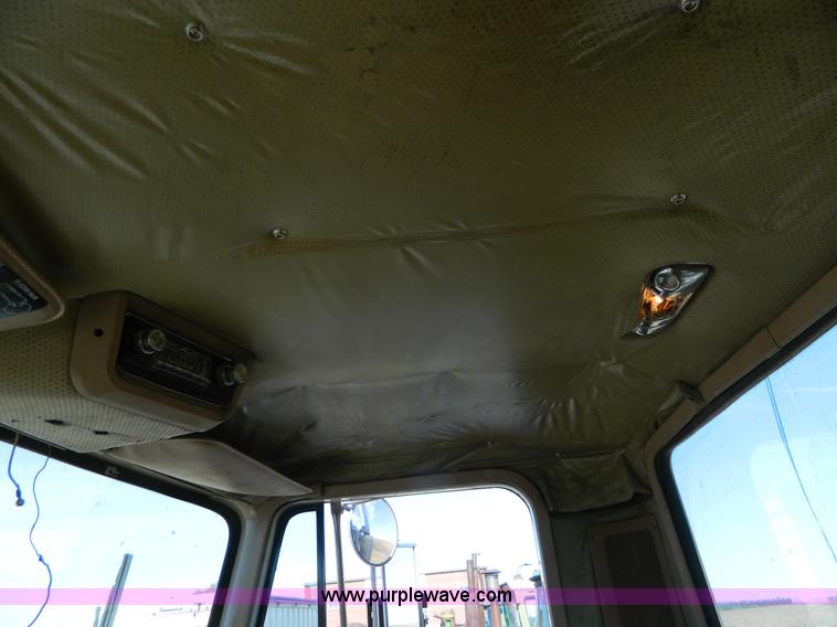 image for item G7622 1979 GMC General semi truck