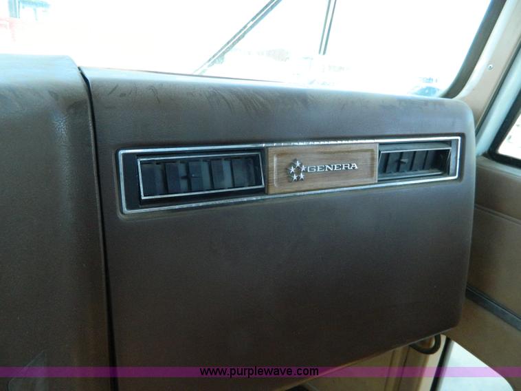 image for item G7622 1979 GMC General semi truck