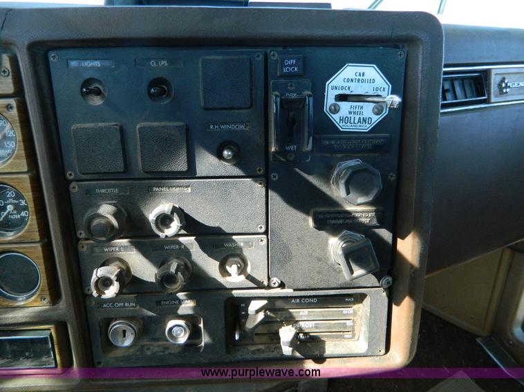 image for item G7622 1979 GMC General semi truck