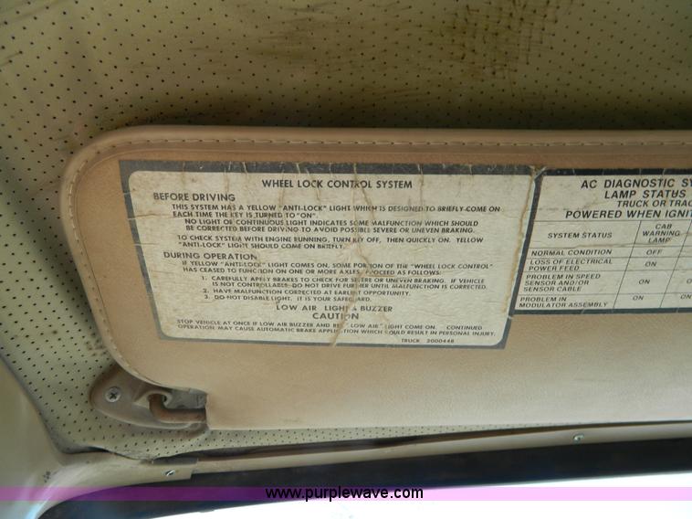 image for item G7622 1979 GMC General semi truck