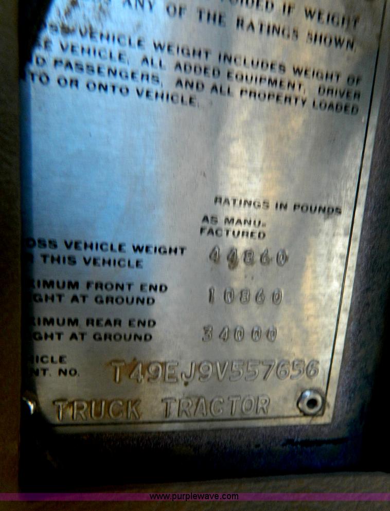 image for item G7622 1979 GMC General semi truck