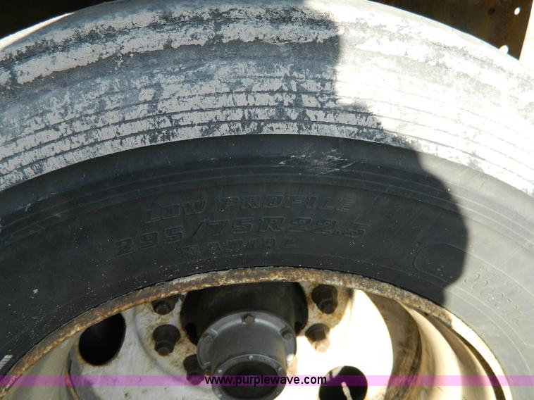 image for item G7650 1998 Utility 53' dry van trailer