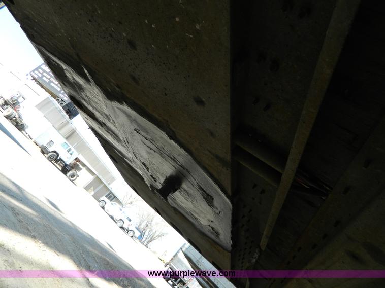 image for item G7650 1998 Utility 53' dry van trailer