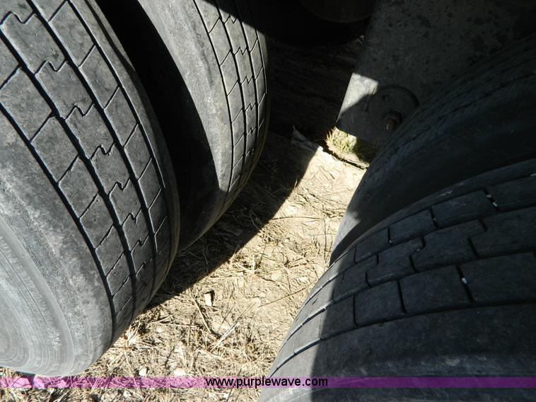 image for item G7653 2001 Great Dane 48' dry van trailer