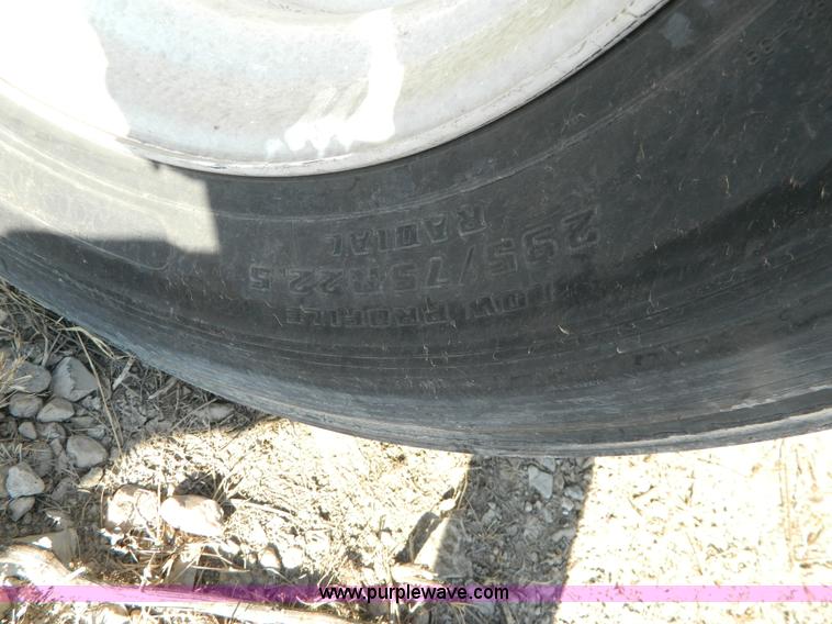 image for item G7653 2001 Great Dane 48' dry van trailer