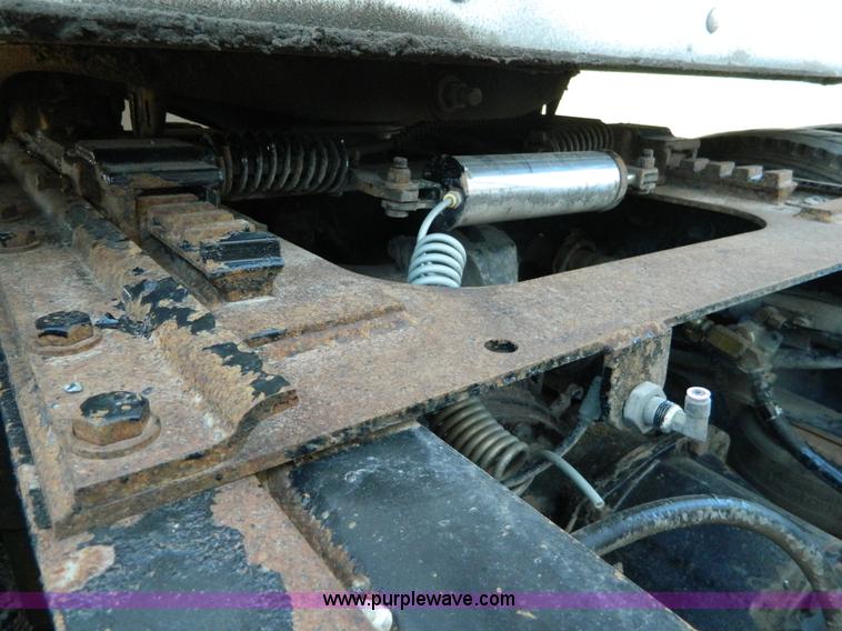 image for item G7654 1999 Kenworth T600B semi truck