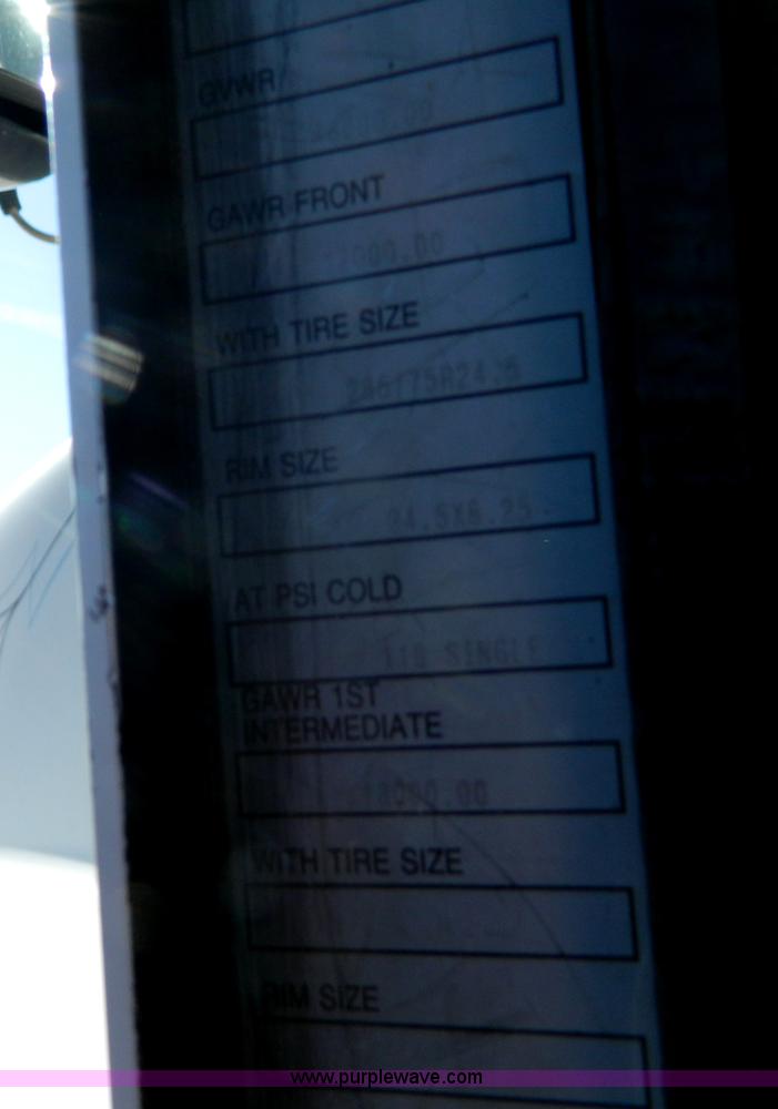 image for item G7654 1999 Kenworth T600B semi truck