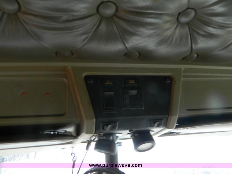 image for item G7654 1999 Kenworth T600B semi truck