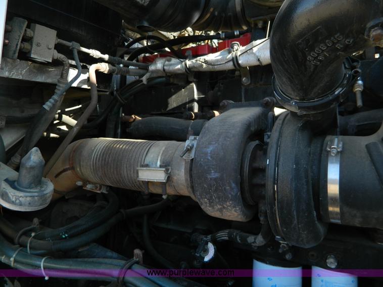 image for item G7654 1999 Kenworth T600B semi truck