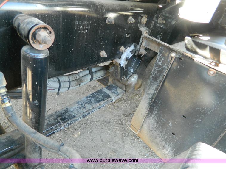 image for item G7654 1999 Kenworth T600B semi truck