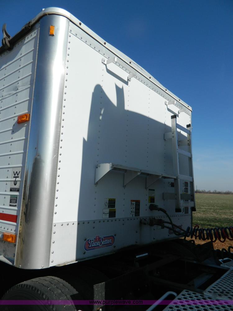 image for item G7655 2001 Wilson Pace Setter 43' double hopper grain trailer