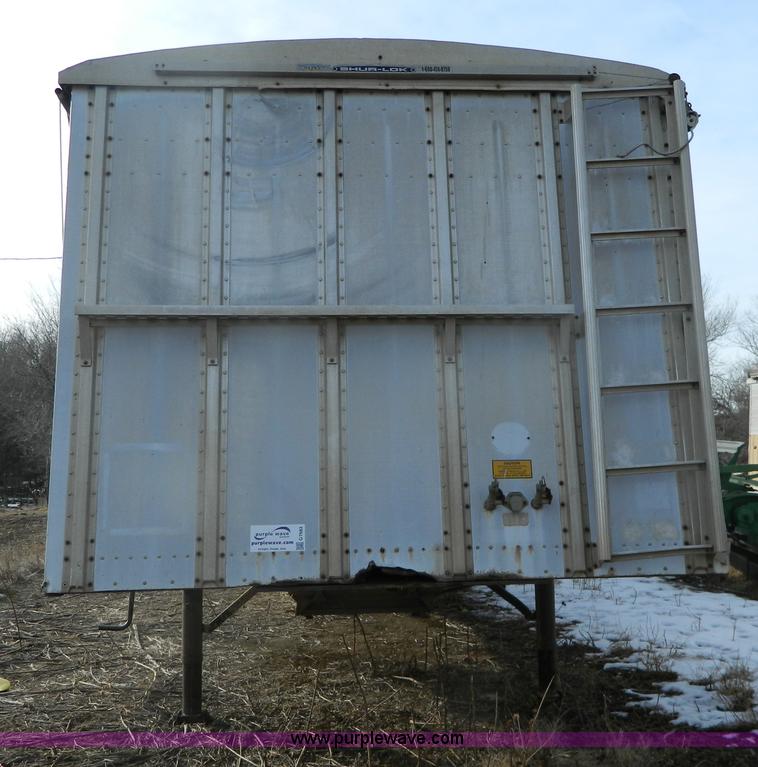 image for item G7683 1993 Merritt 43' double hopper grain trailer