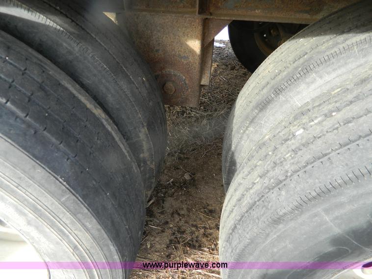 image for item G7683 1993 Merritt 43' double hopper grain trailer