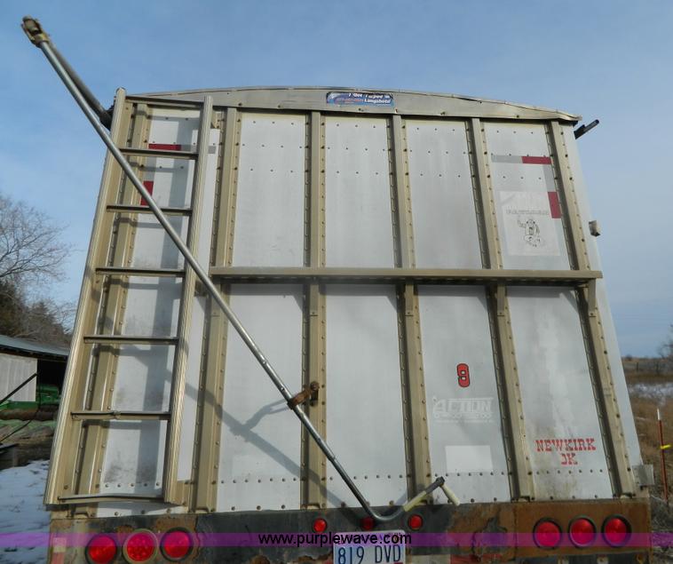 image for item G7683 1993 Merritt 43' double hopper grain trailer