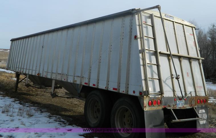 image for item G7683 1993 Merritt 43' double hopper grain trailer